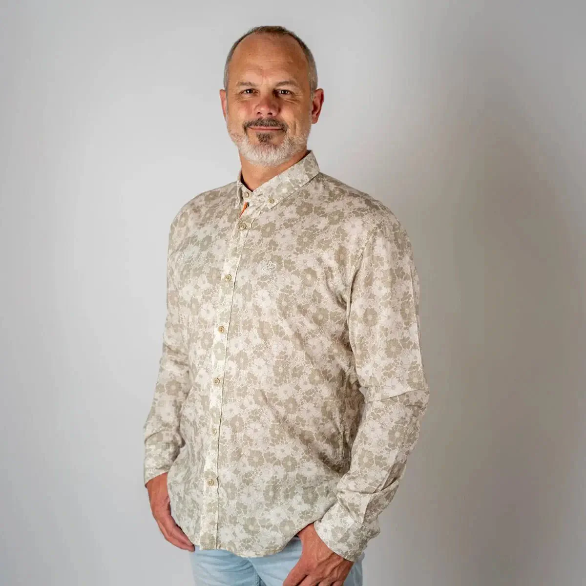 Chemise ml blanche à motifs fleuris beiges