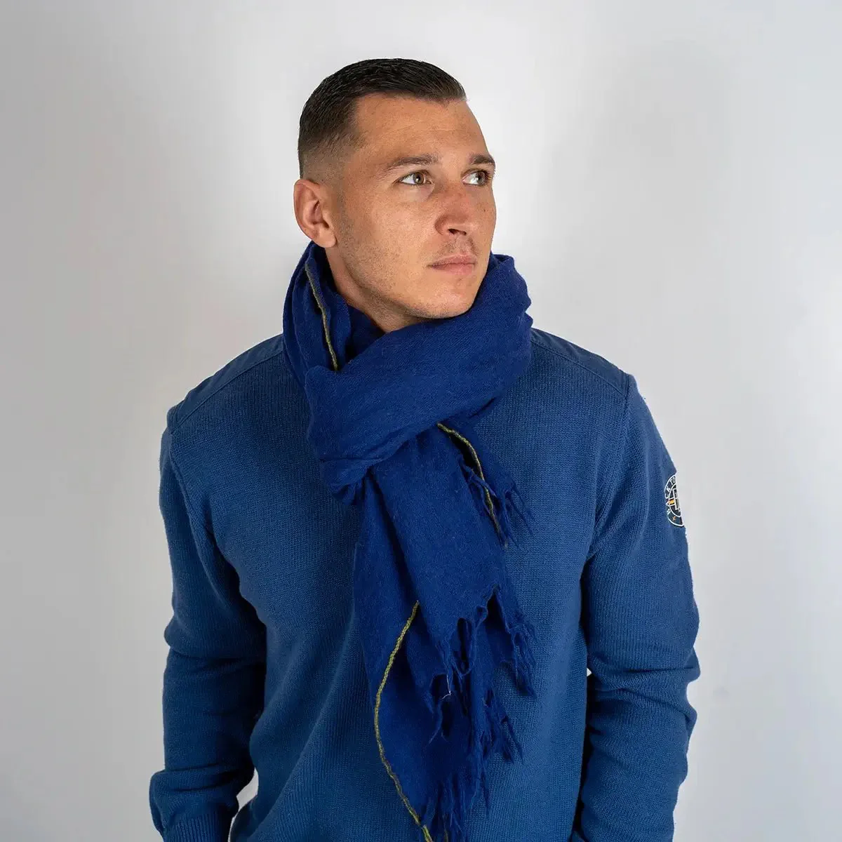 Foulard écharpe en laine bleu roi - Image 3