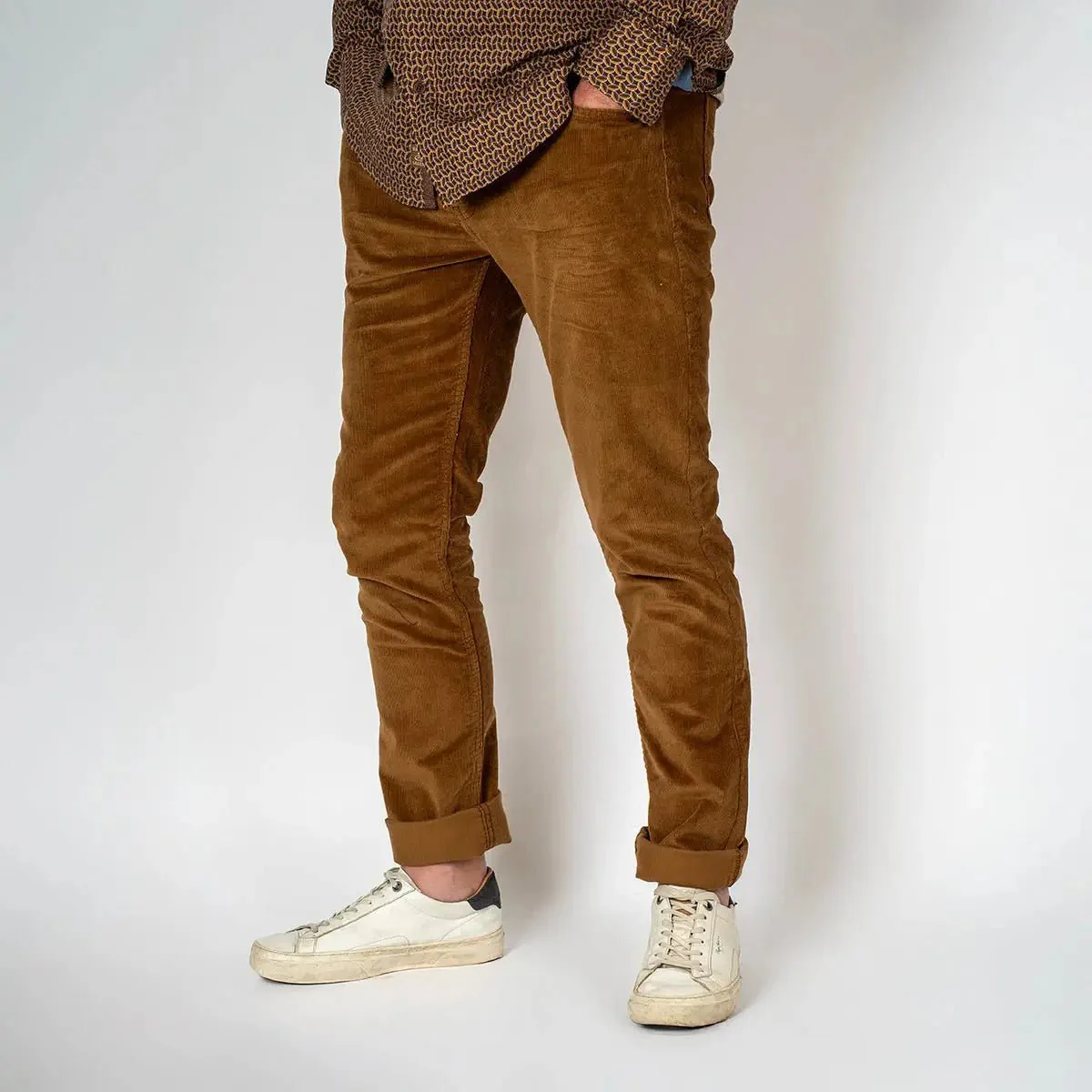 Pantalon 5 poches marron en velours