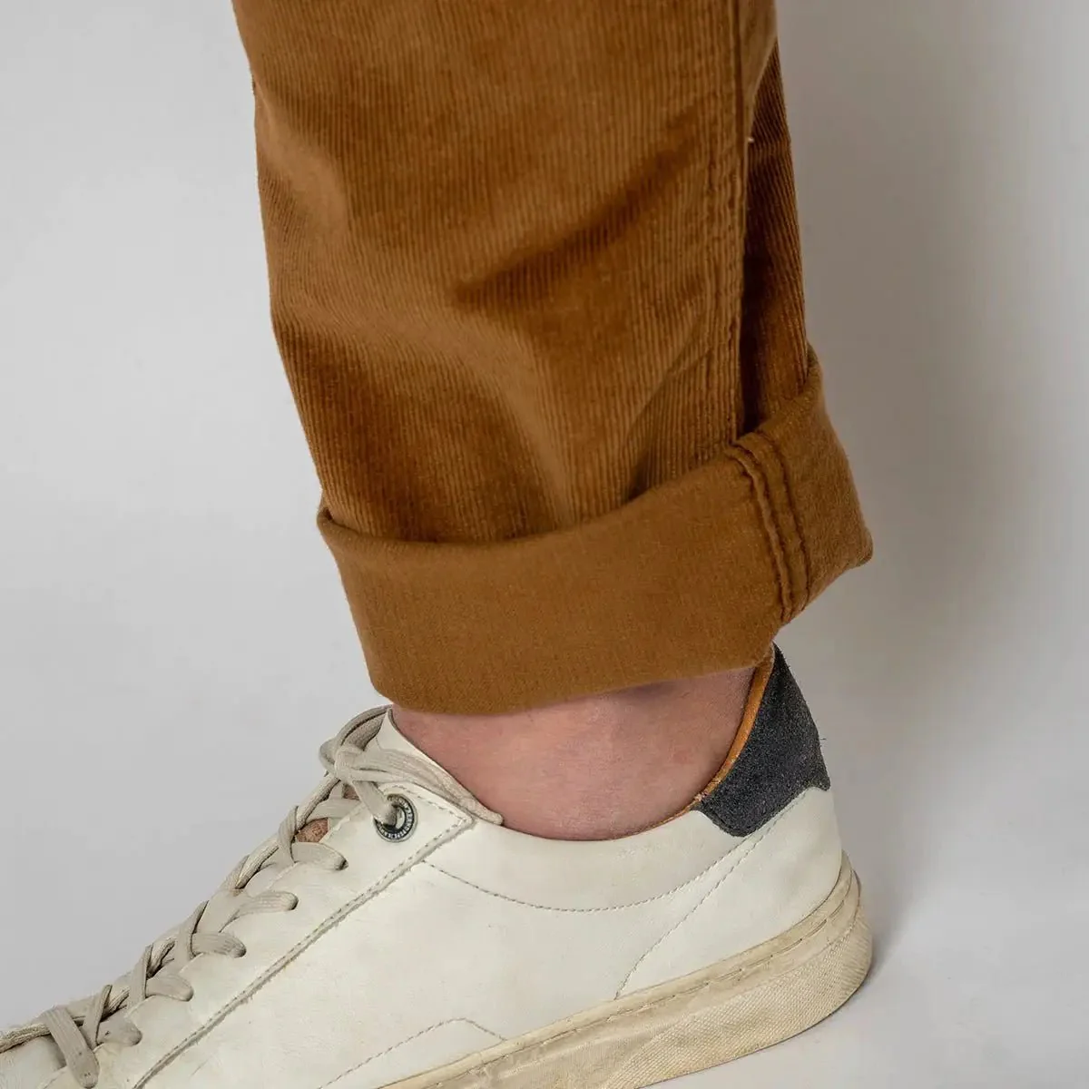 Pantalon 5 poches marron en velours - Image 2