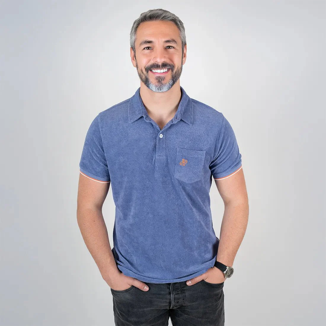Polo bleu en tissu éponge