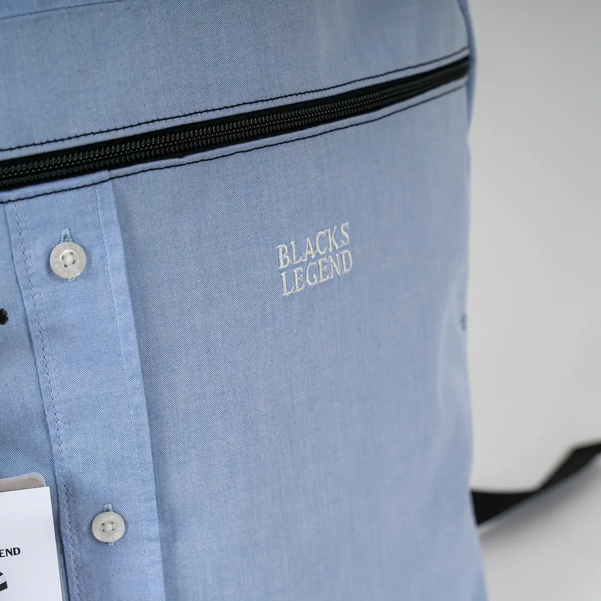 Sac à dos upcyclé bleu ciel - Image 2