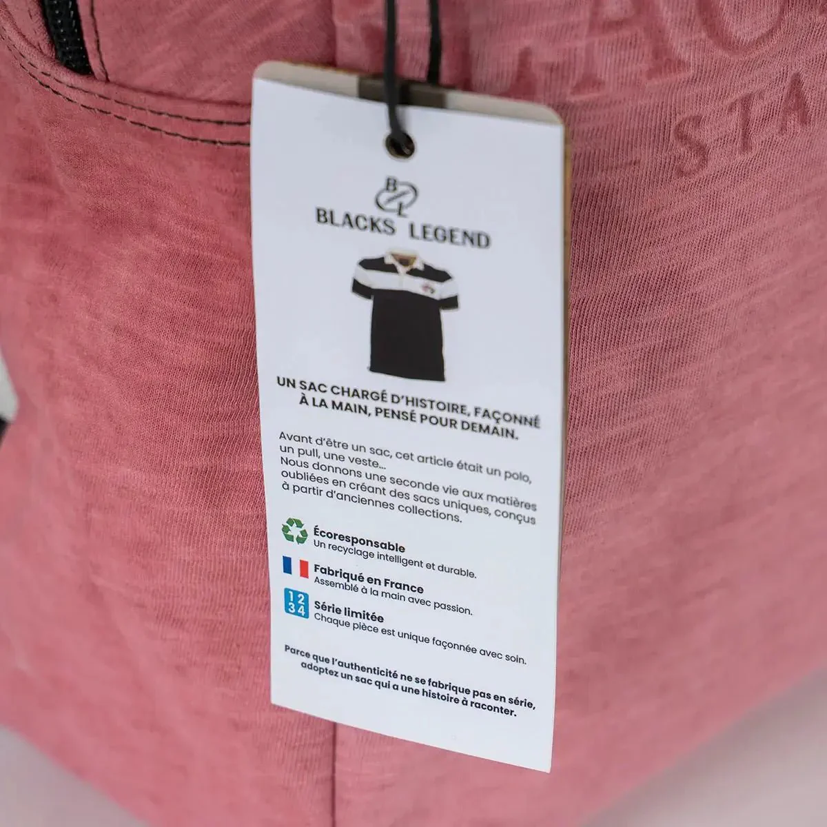 Sac à dos upcyclé rouge - Image 3