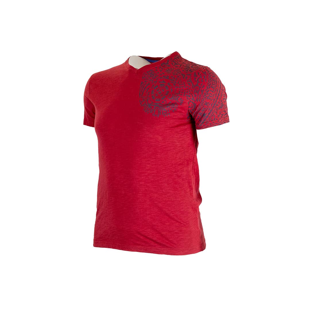 T-shirt rouge col V imprimé maori - Image 3